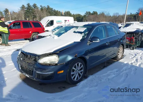 2010 Volkswagen Jetta Se z USA, uszkodzony, nr VIN 3VWRZ7AJ3AM060816